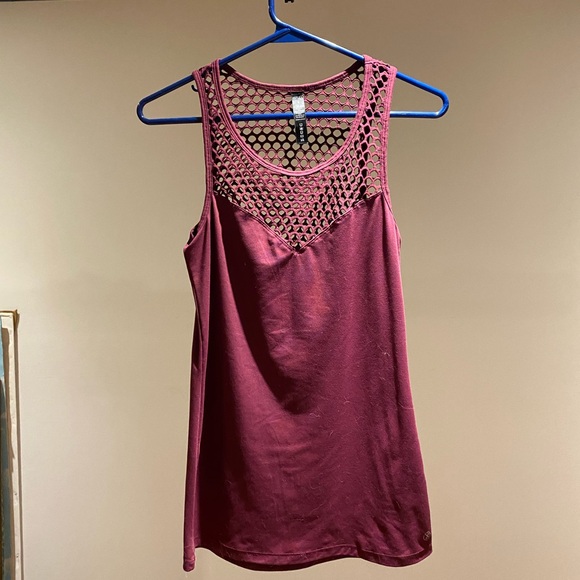 Reflex activewear top size small - Picture 2 of 6